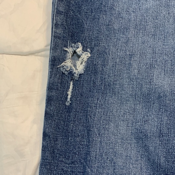 Old Navy Boyfriend Distressed Jeans, size 14 - Picture 9 of 10
